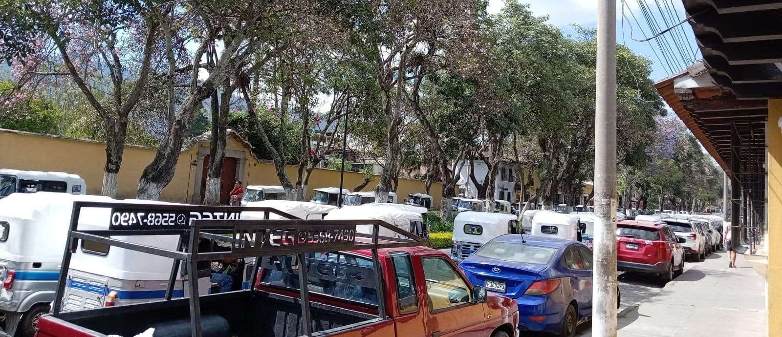 Mototaxistas protestan contra plan «La Antigua Peatonal» en Cuaresma y Semana Santa