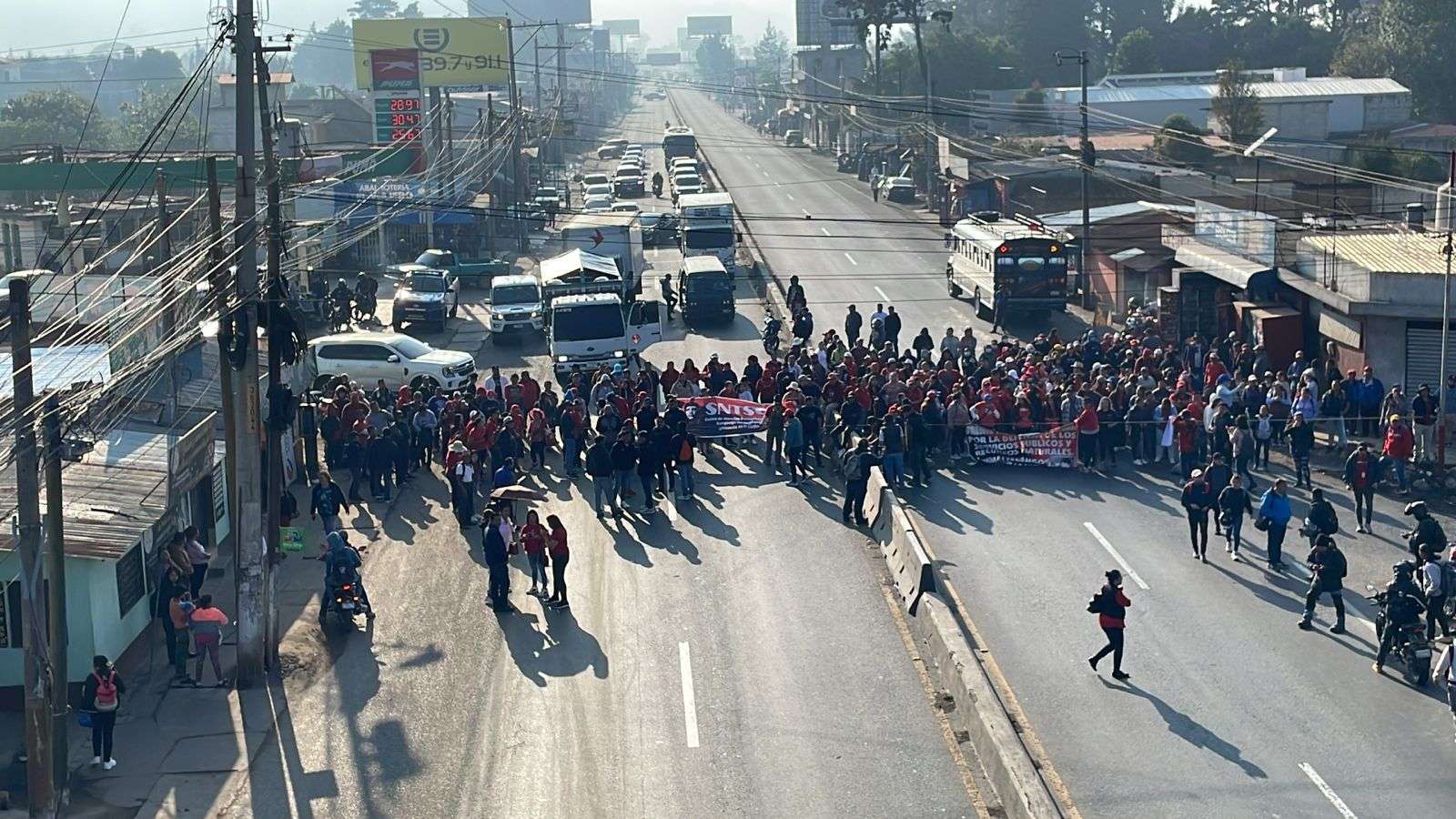 salubristas bloquean ruta interamericana