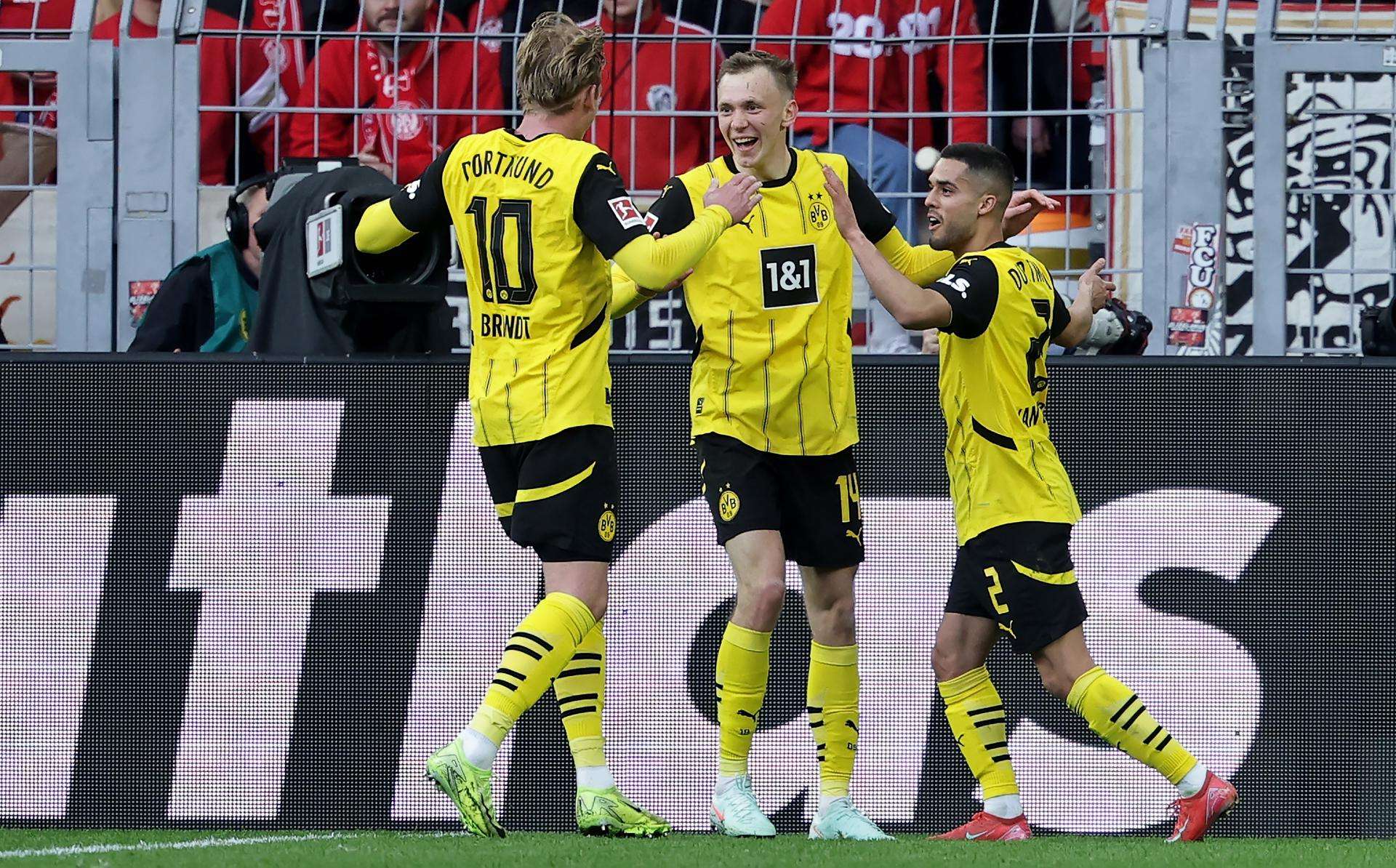 El Dortmund resucita en tres minutos