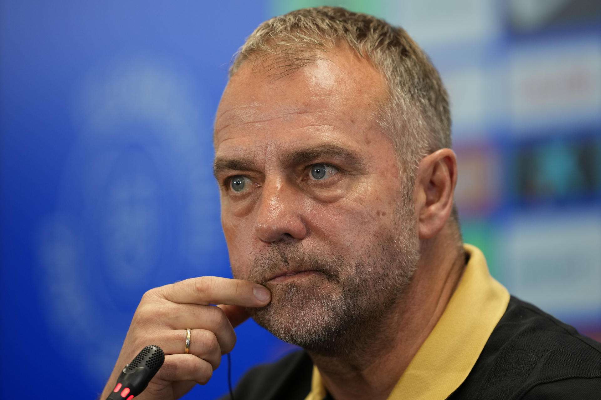 Flick: «Lo importante es hacer nuestro trabajo; queremos ganar para estar en octavos»