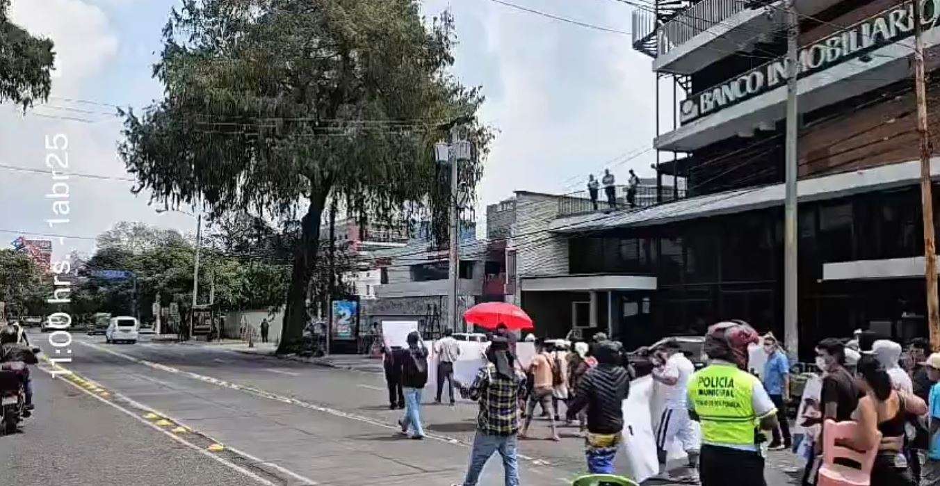 ¡Precaución al circular! Marcha interrumpe el tráfico en el centro de la ciudad