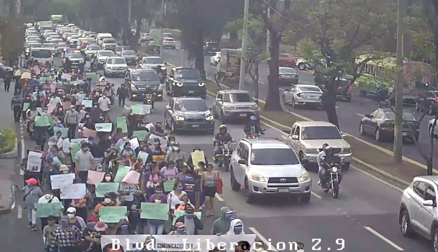 ¿Vas por bulevar Liberación? Manifestantes avanzan rumbo al Micivi