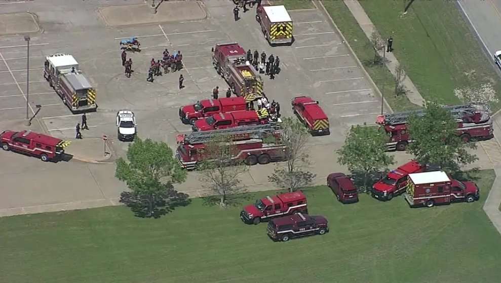 Tiroteo en escuela de Dallas deja al menos cuatro heridos
