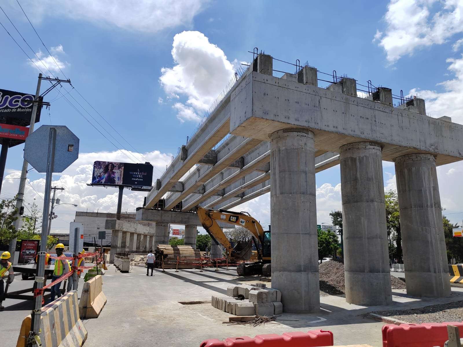 CIV paso a desnivel calzada Roosevelt