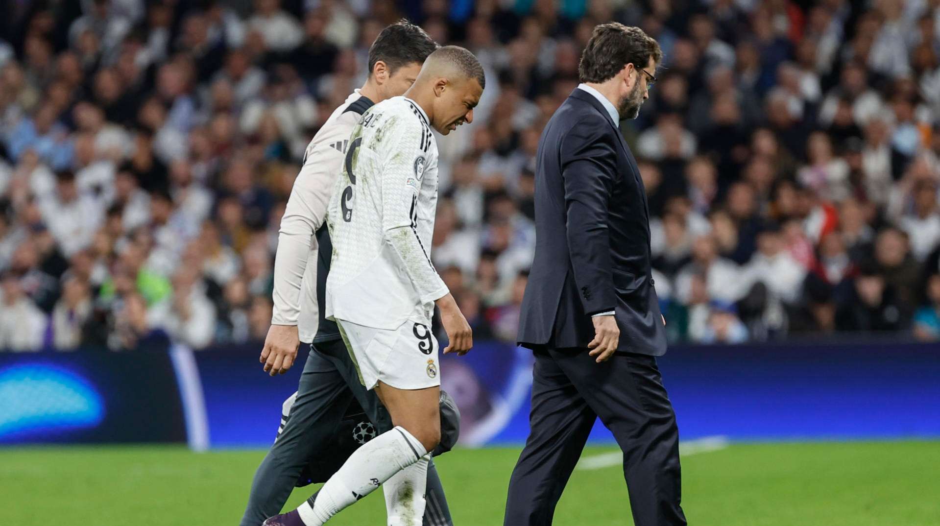 Mbappé será sometido a pruebas el viernes tras sufrir un esguince de tobillo