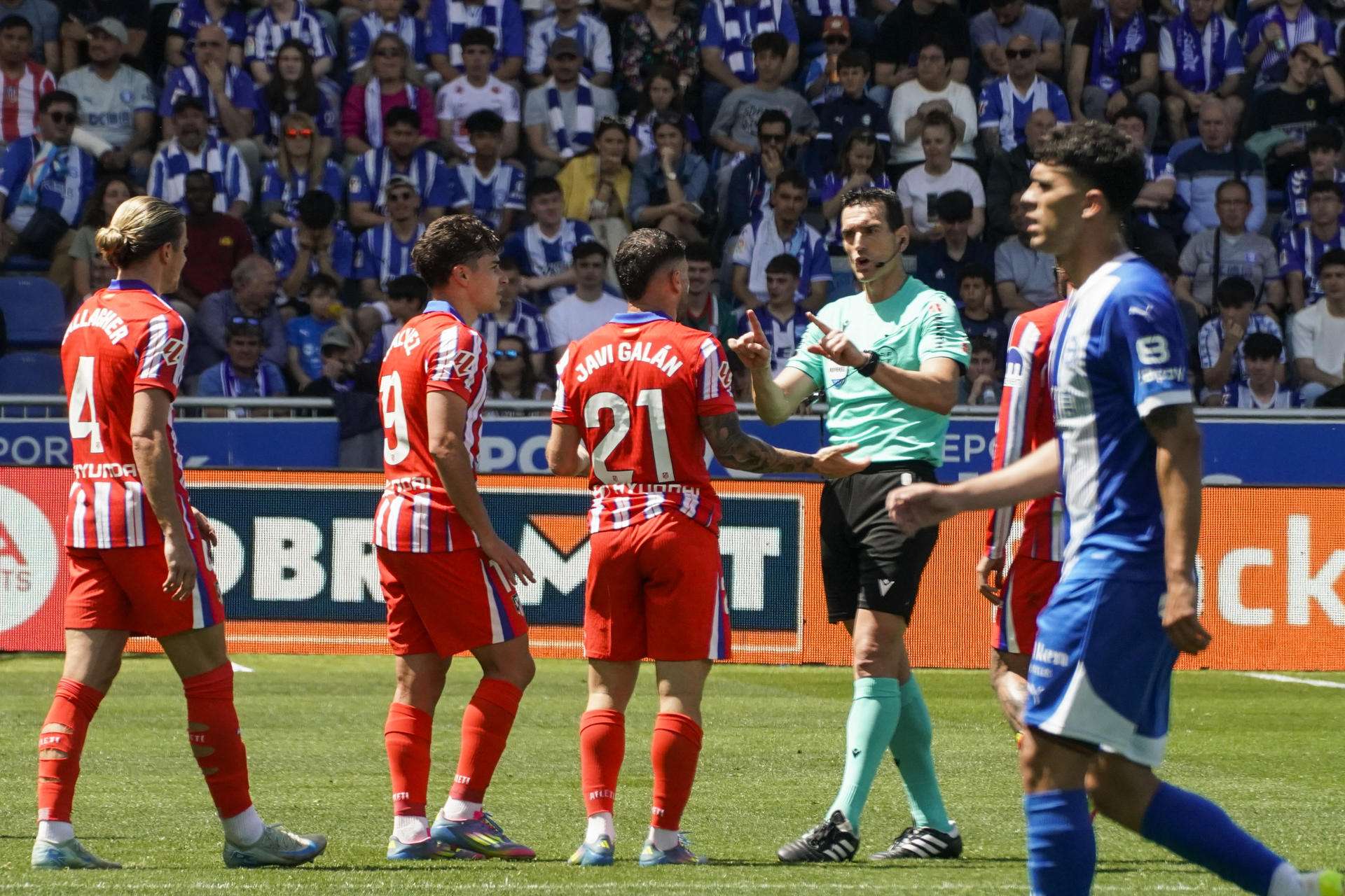 Julián Alvarez, baja ante la Real Sociedad por cinco amarillas