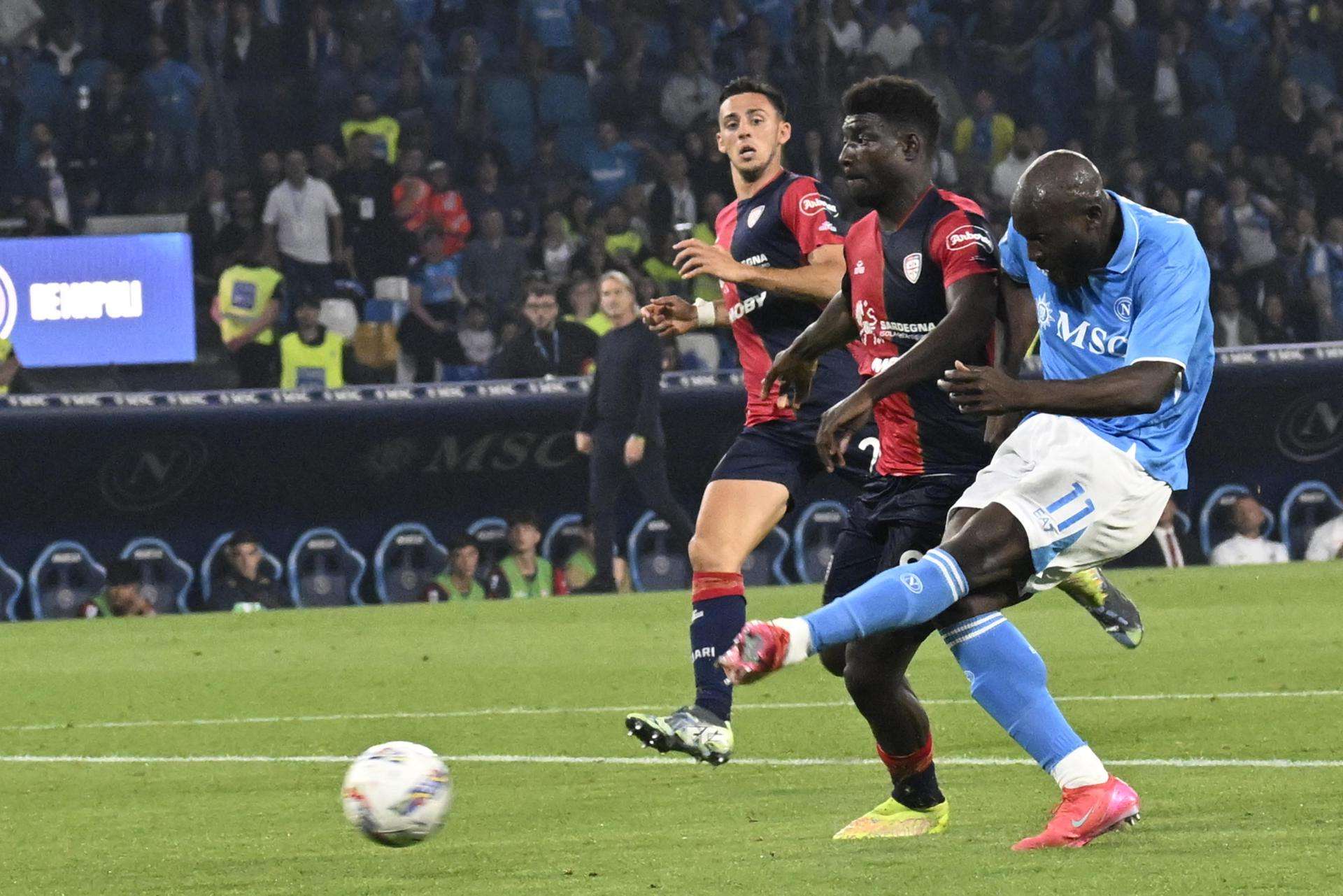 El Nápoles vuelve a tocar el cielo.