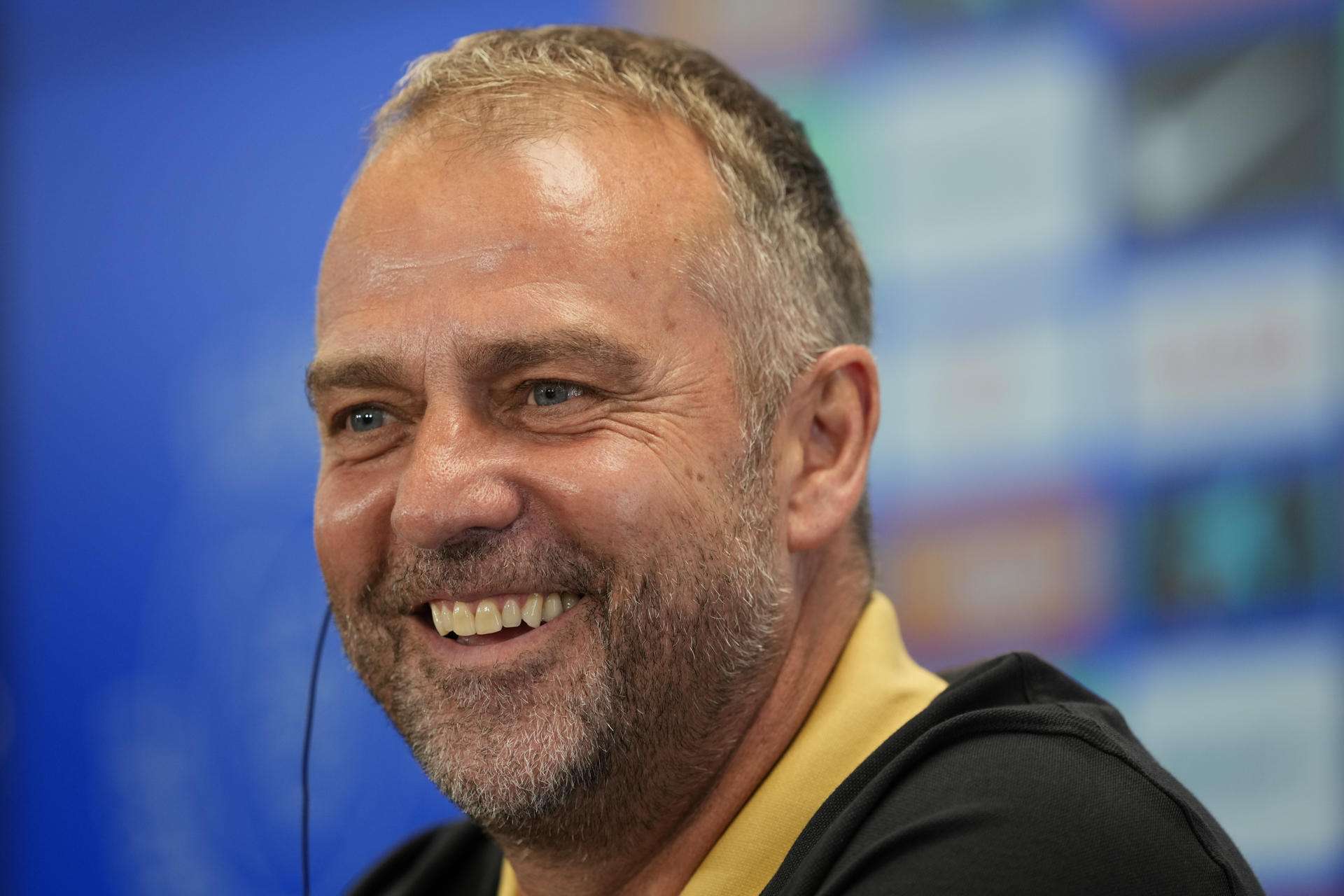 Flick asegura que confía «plenamente» en renovar a Lamine Yamal y en que Araujo continúe