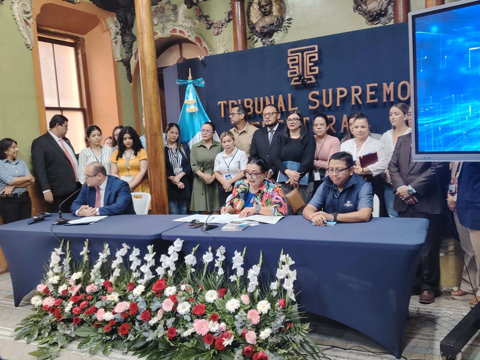 ¿Arrancaron antes de tiempo? TSE advierte que expedientes por campaña anticipada serán sancionados