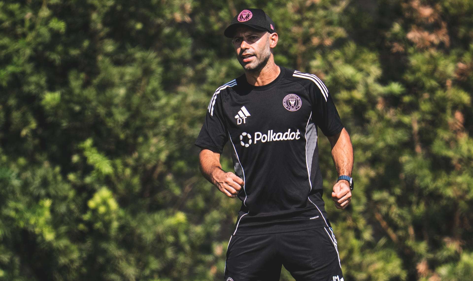 Mascherano: «Deseo que Messi pueda renovar lo antes posible»