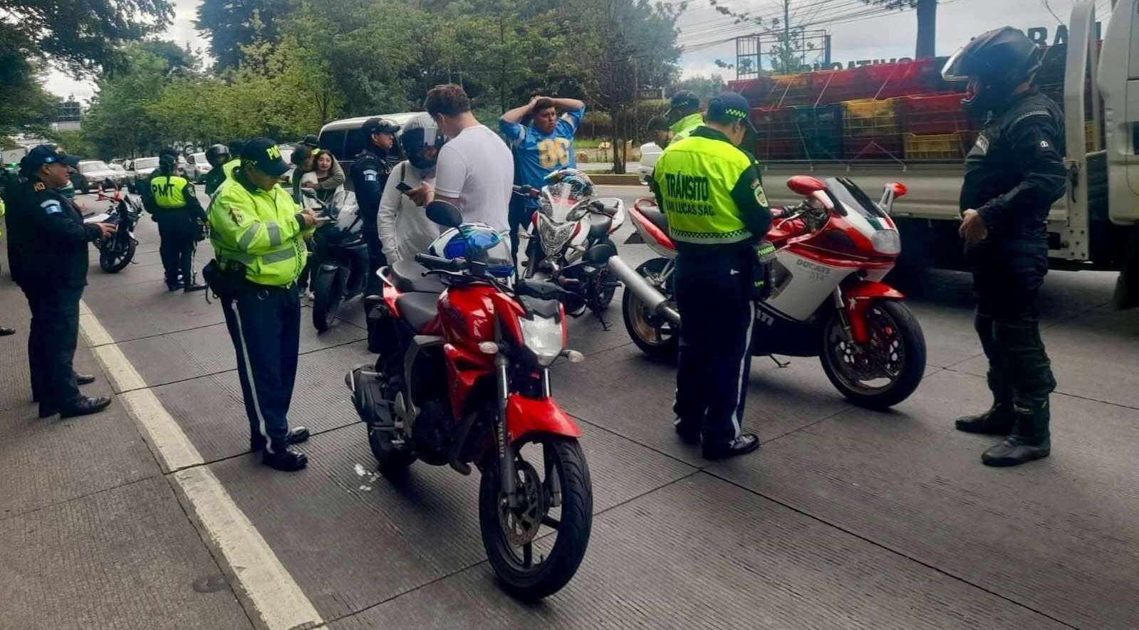 Operativo contra carreras clandestinas.