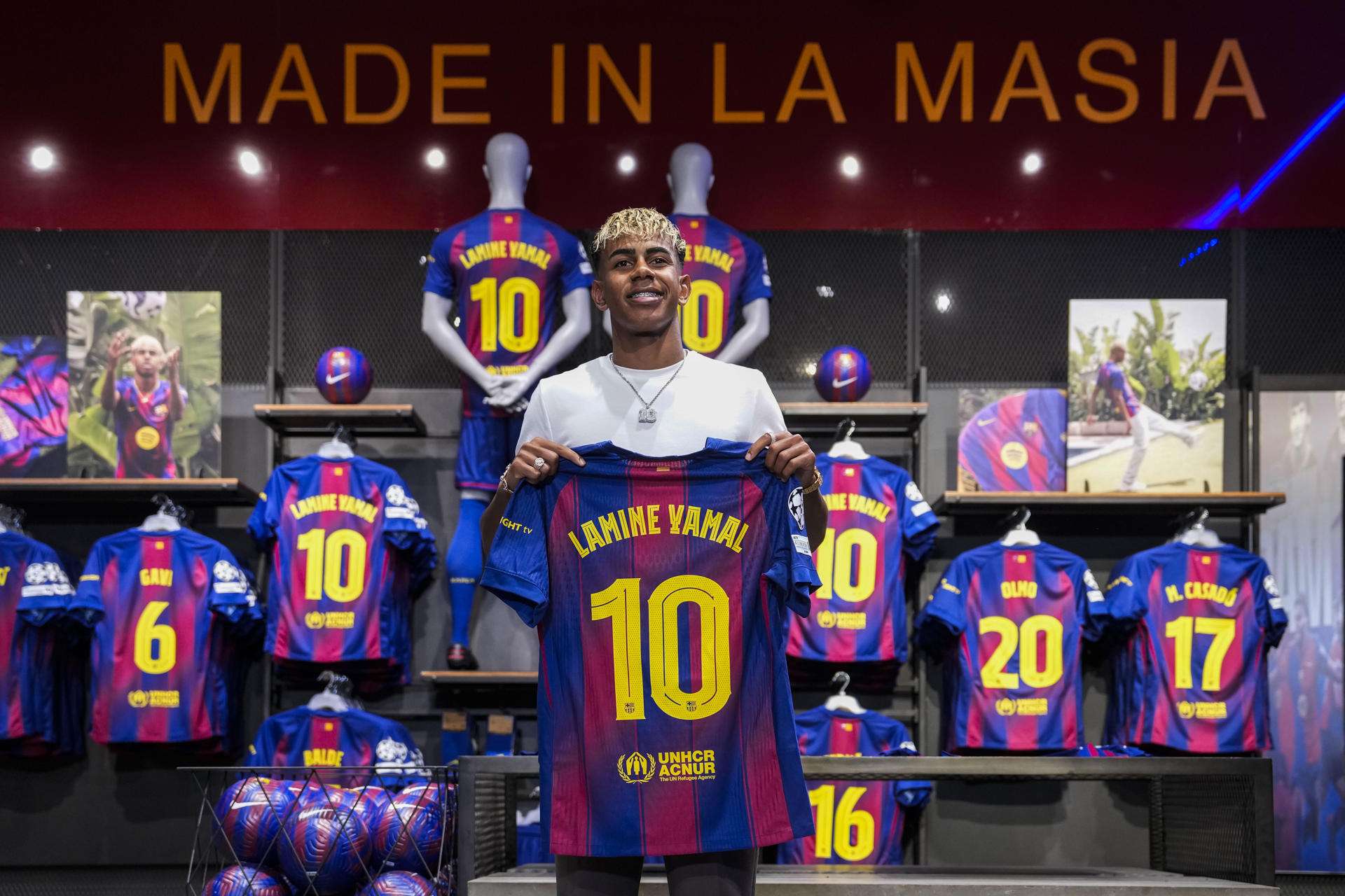 Lamine Yamal, el nuevo '10' del Barcelona que dispara las ventas en la tienda oficial