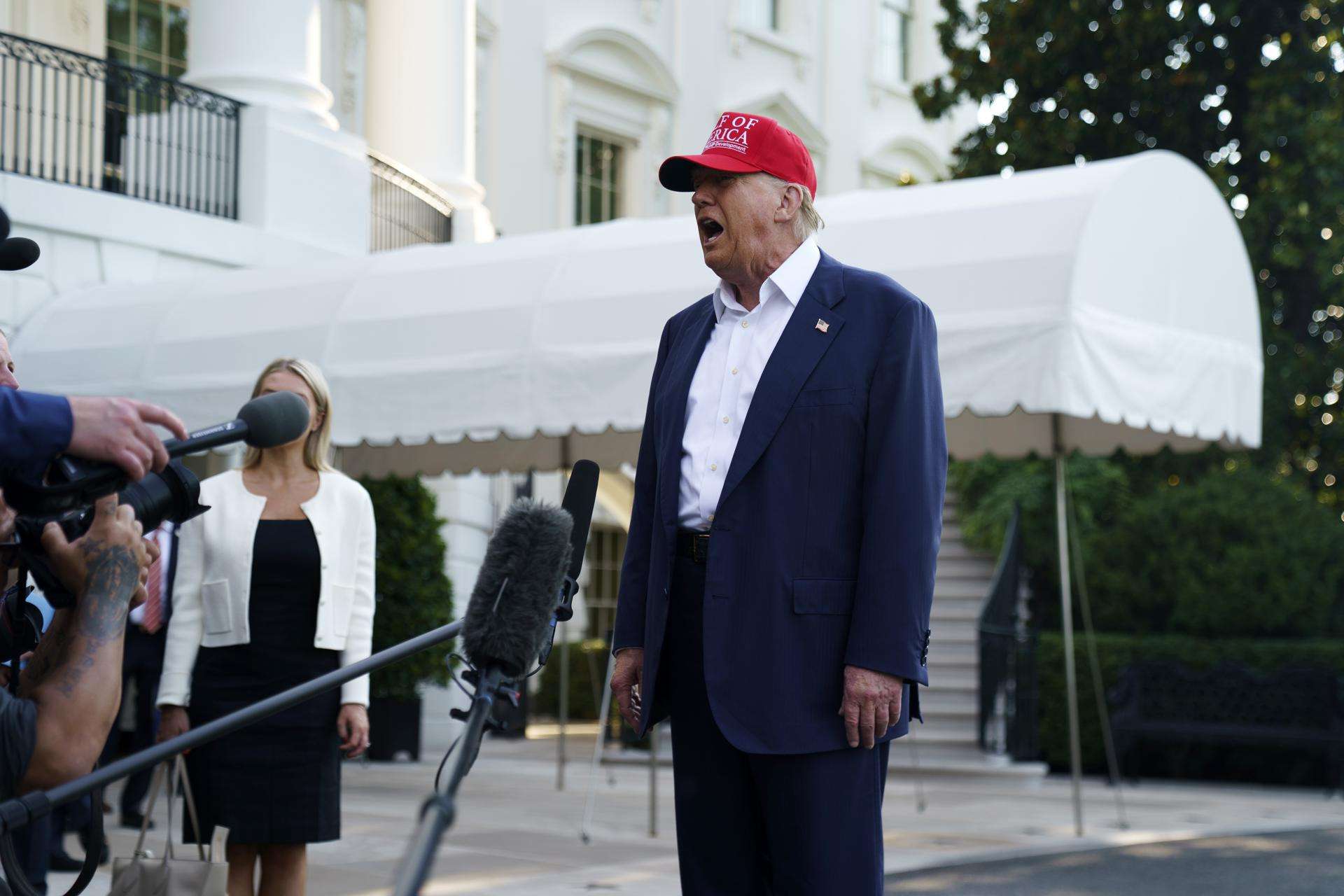 Senado de EEUU aprueba plan fiscal de Trump y lo devuelve a la Cámara Baja para voto final