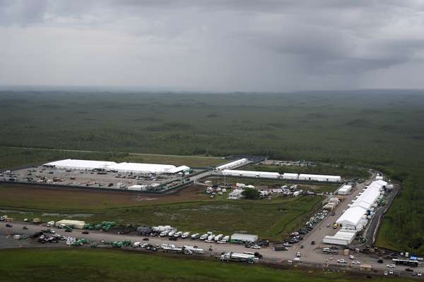 Gobierno despliega asistencia consular a guatemaltecos detenidos en Florida