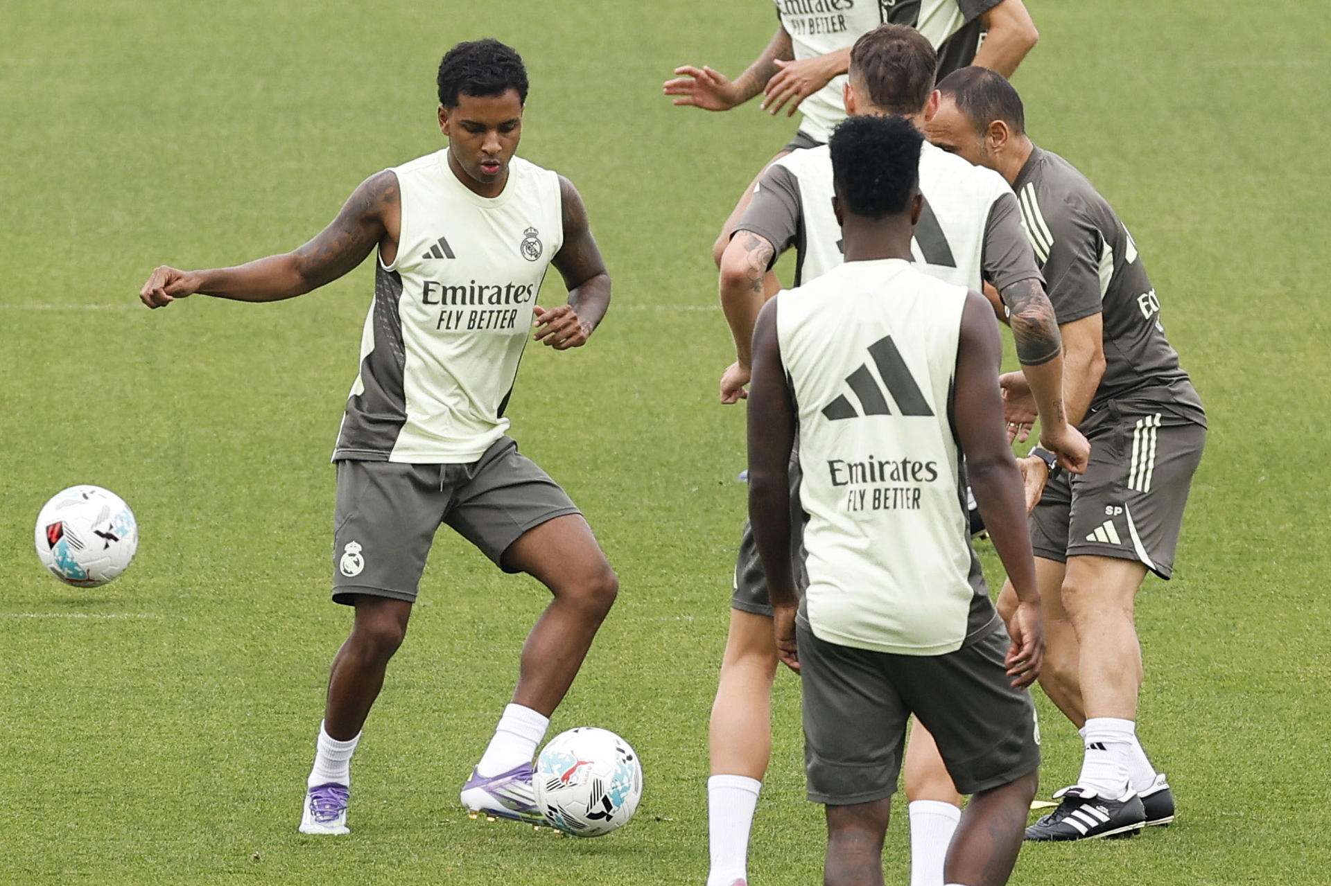 Rodrygo encabeza el entrenamiento de suplentes del Real Madrid