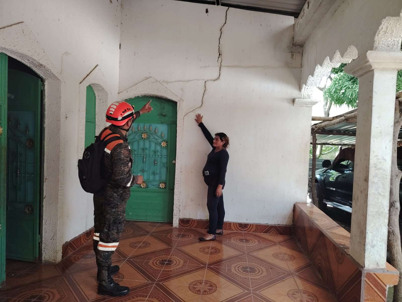 Sismos en Guatemala dejan daños severos en viviendas y miles de evacuados