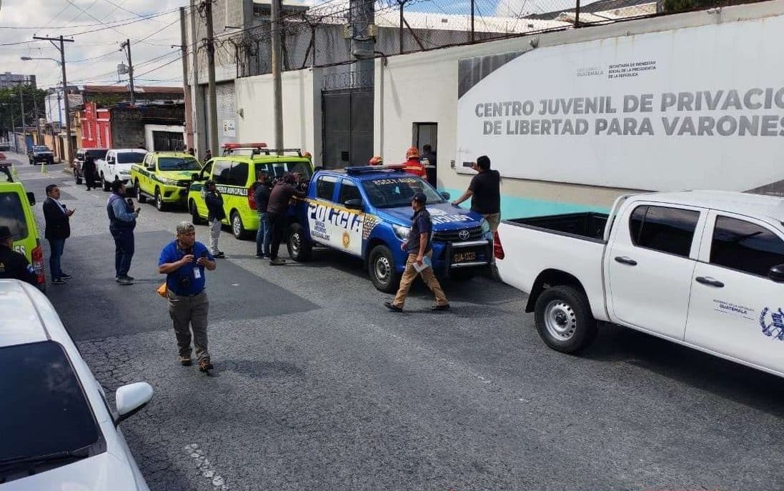 Arévalo asegura que no cederá a presiones de pandilleros presos pese a nuevos motines