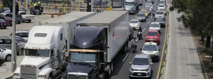 Sobrecarga en transporte pesado: El factor oculto detrás del caos vial