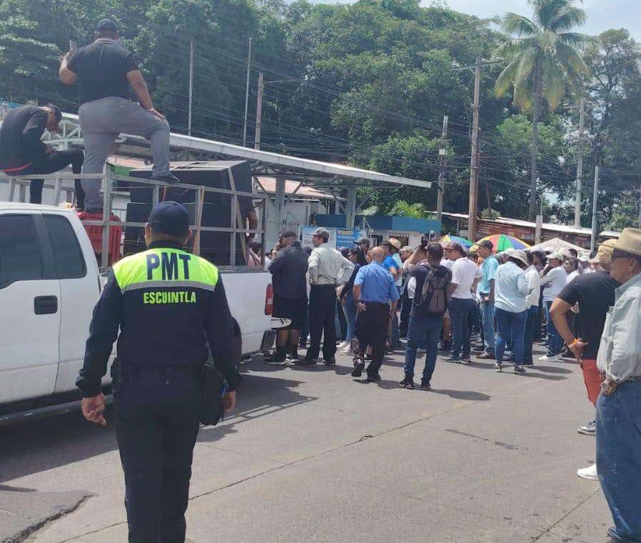 Manifestación por supuesto caso en el IGSS bloquea tránsito en Escuintla: ¡estas son las rutas alternas!