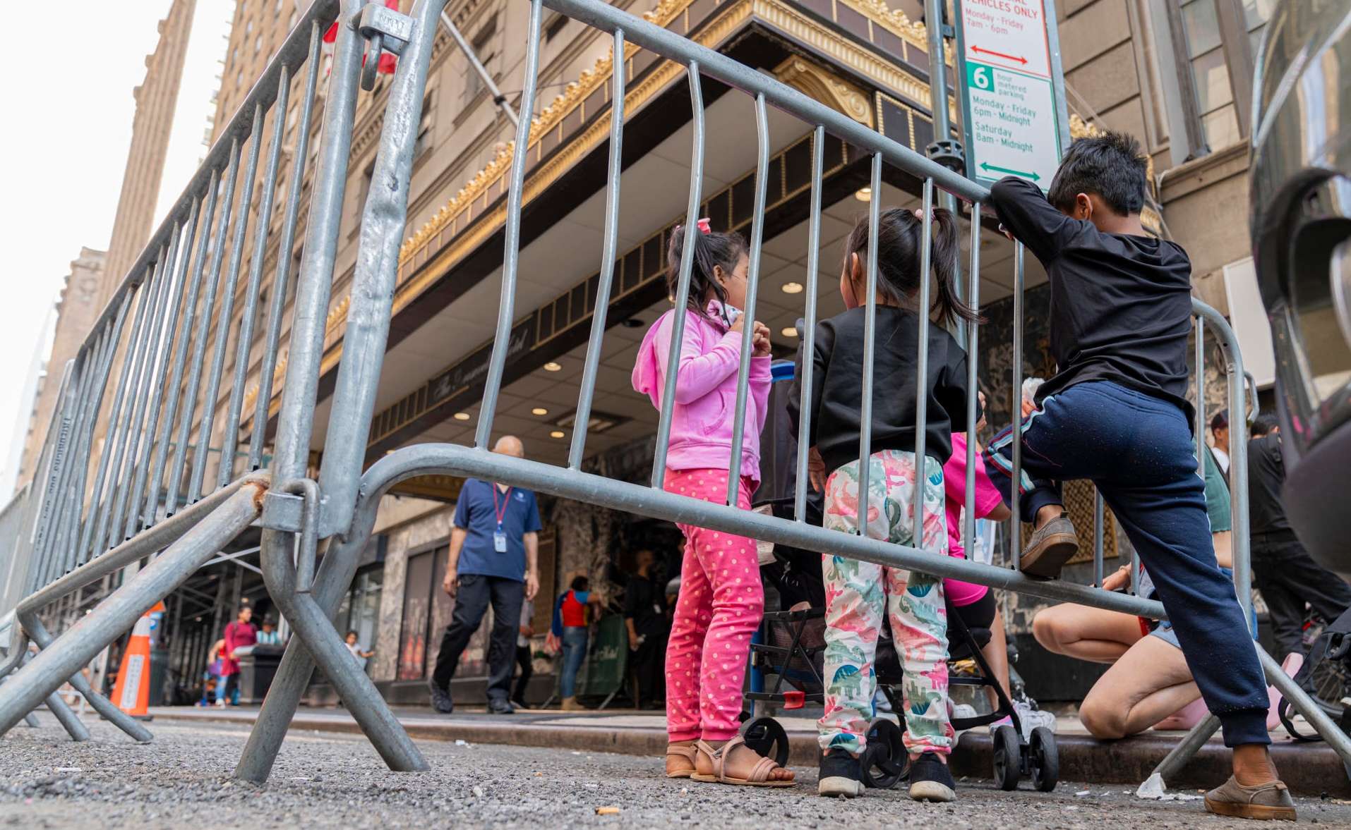 Juez prolonga la orden que impide a EE.UU. deportar a niños de Guatemala