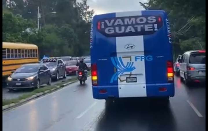 EN VIDEO | El bus del sueño mundialista ya se dirige hacia el estadio