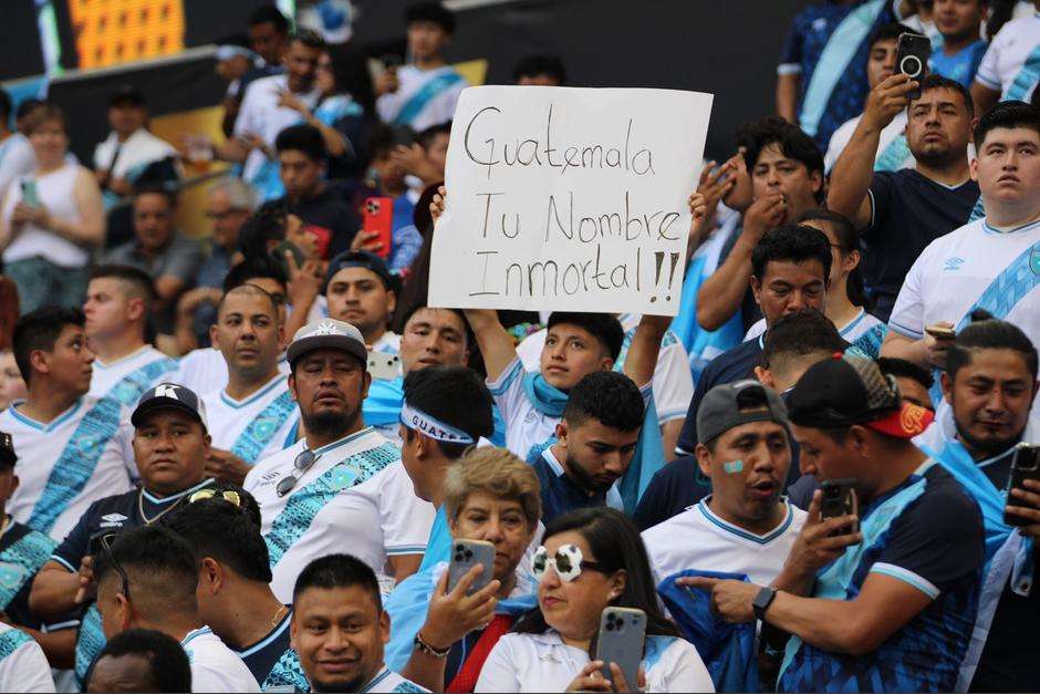 ¡Guatemala ya juega desde la tribuna! El ambiente es pura emoción