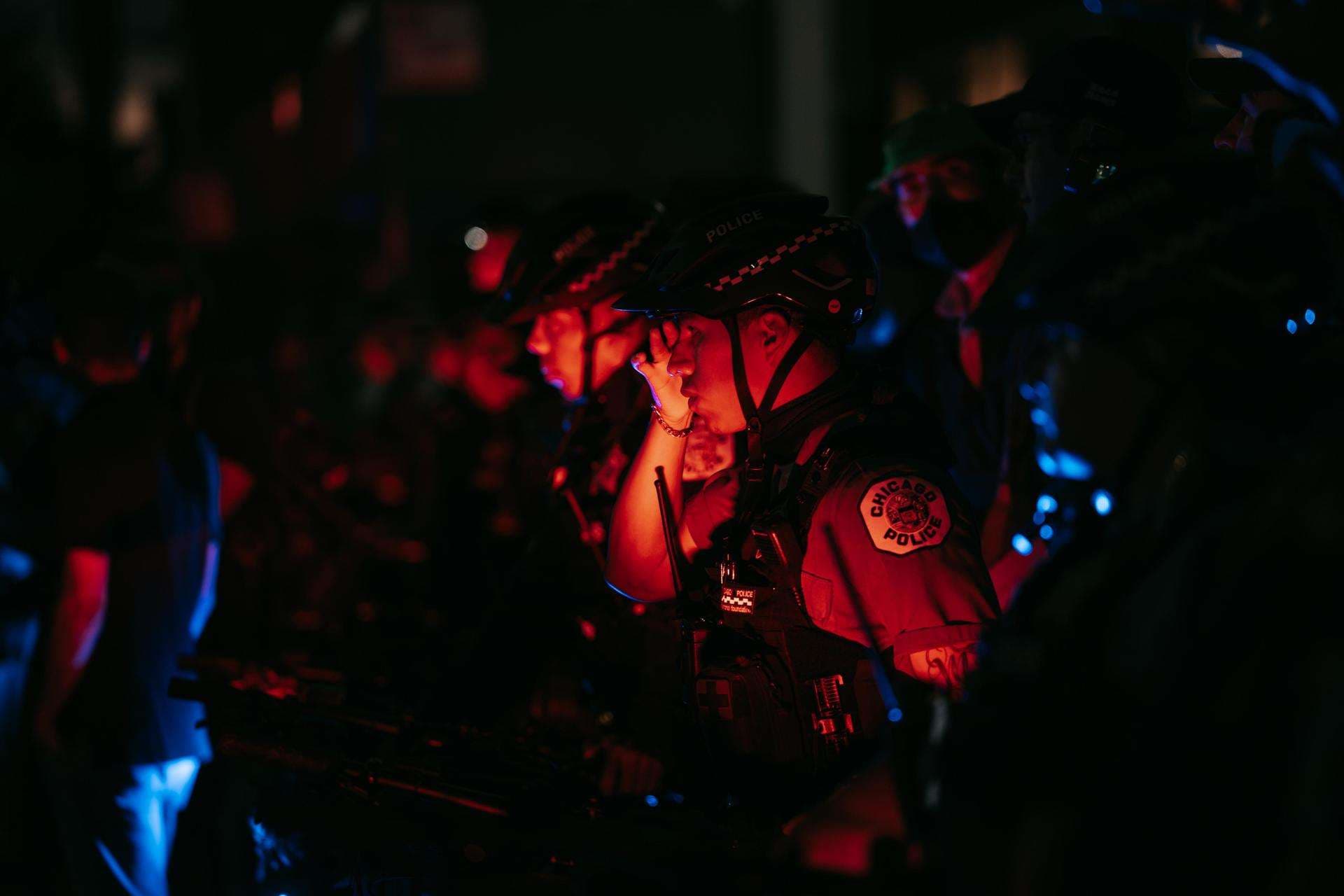 Al menos siete muertos y 47 heridos dejan tiroteos en Chicago, en medio de amenazas de militarización