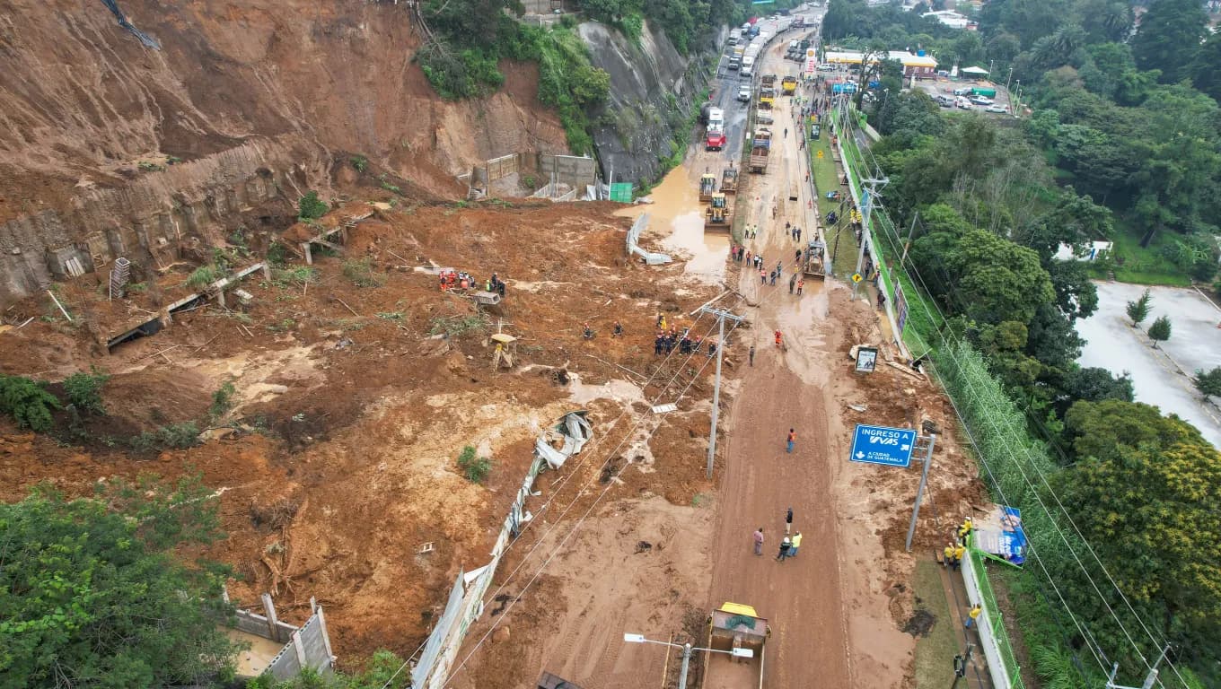 ¡Obra sin licencia! Derrumbe en carretera a El Salvador provocado por construcción ilegal, según autoridades