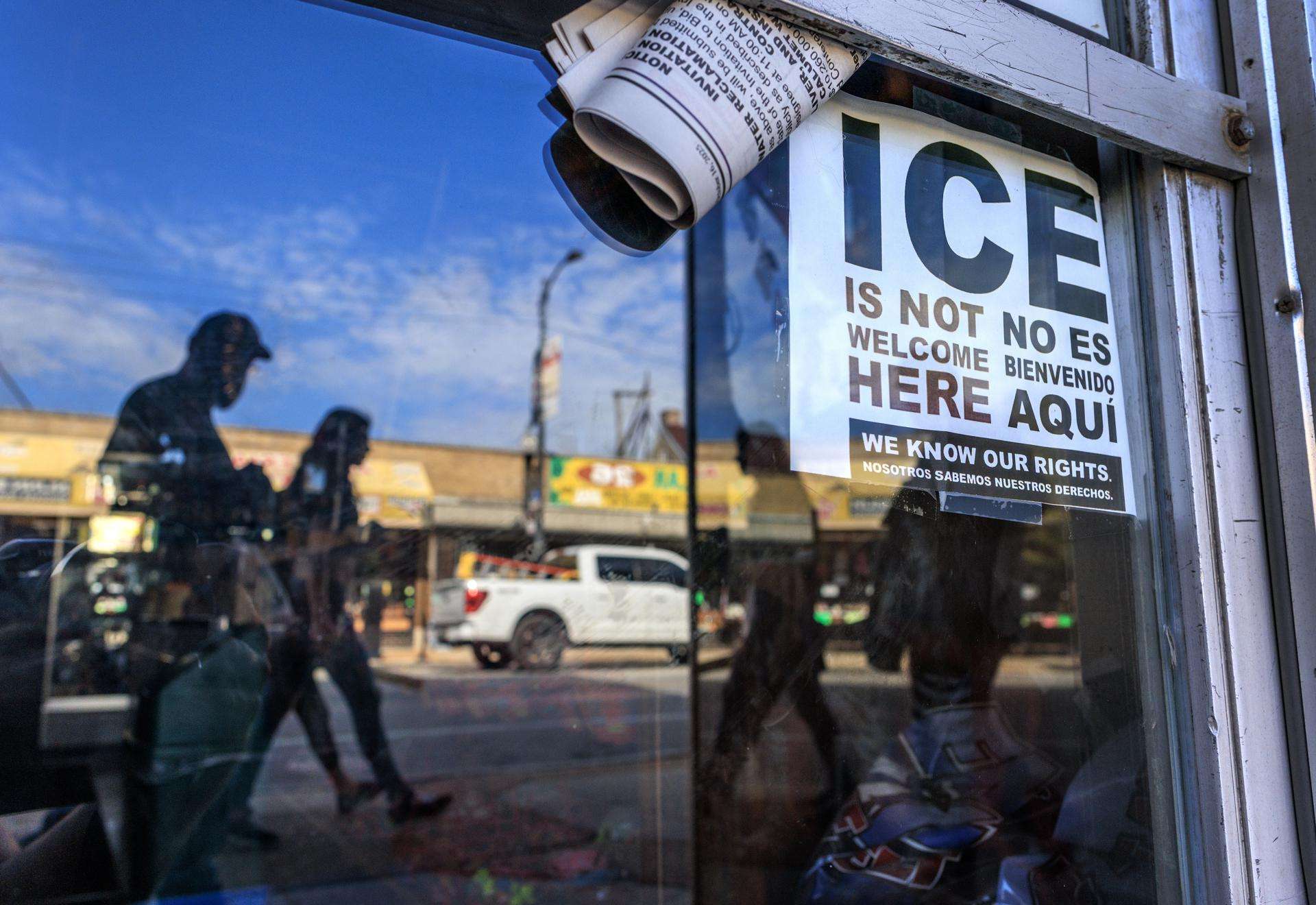 HRW: ICE recurrió a tácticas violentas para reprimir protestas migratorias en Chicago