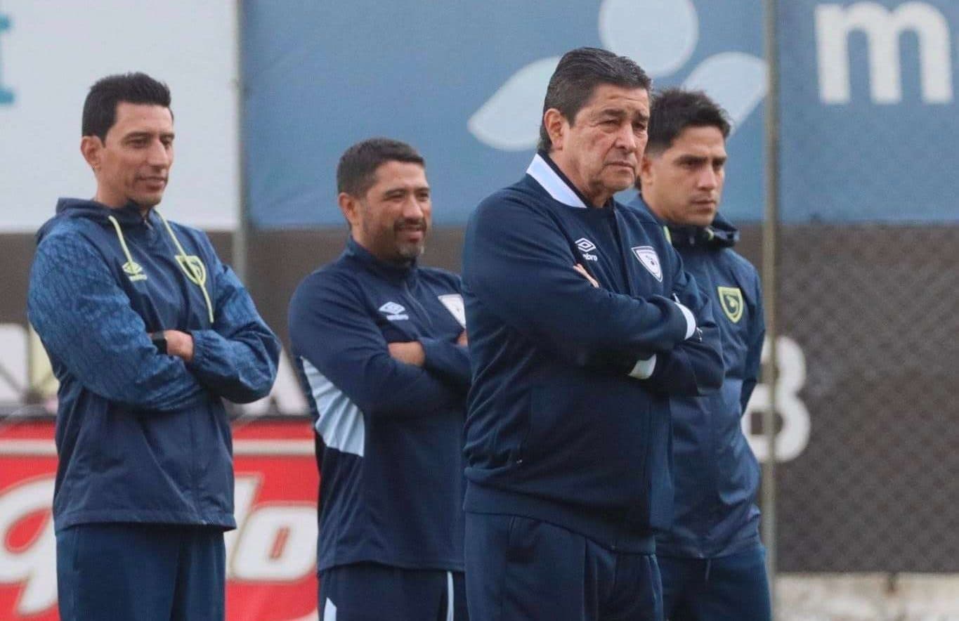 tena y su cuerpo técnico.