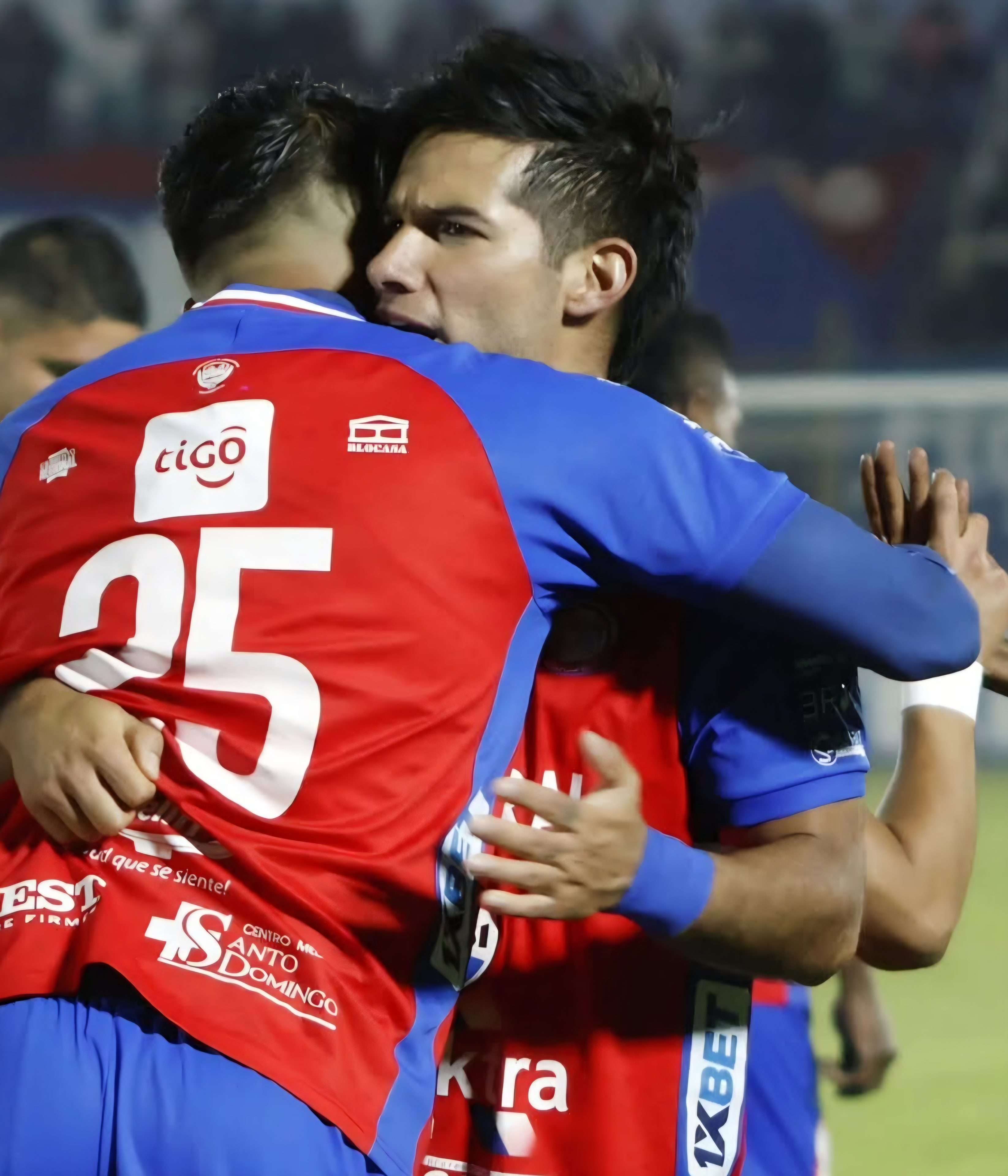 Xelajú se impone 3-1 ante Cobán Imperial y acaricia la clasificación
