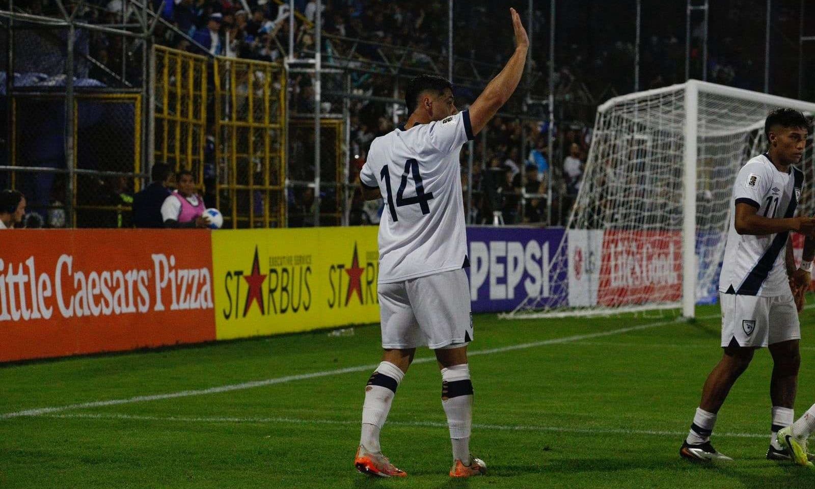 EN VIDEO | Así fue el cabezazo con el que Lom rompió el cero