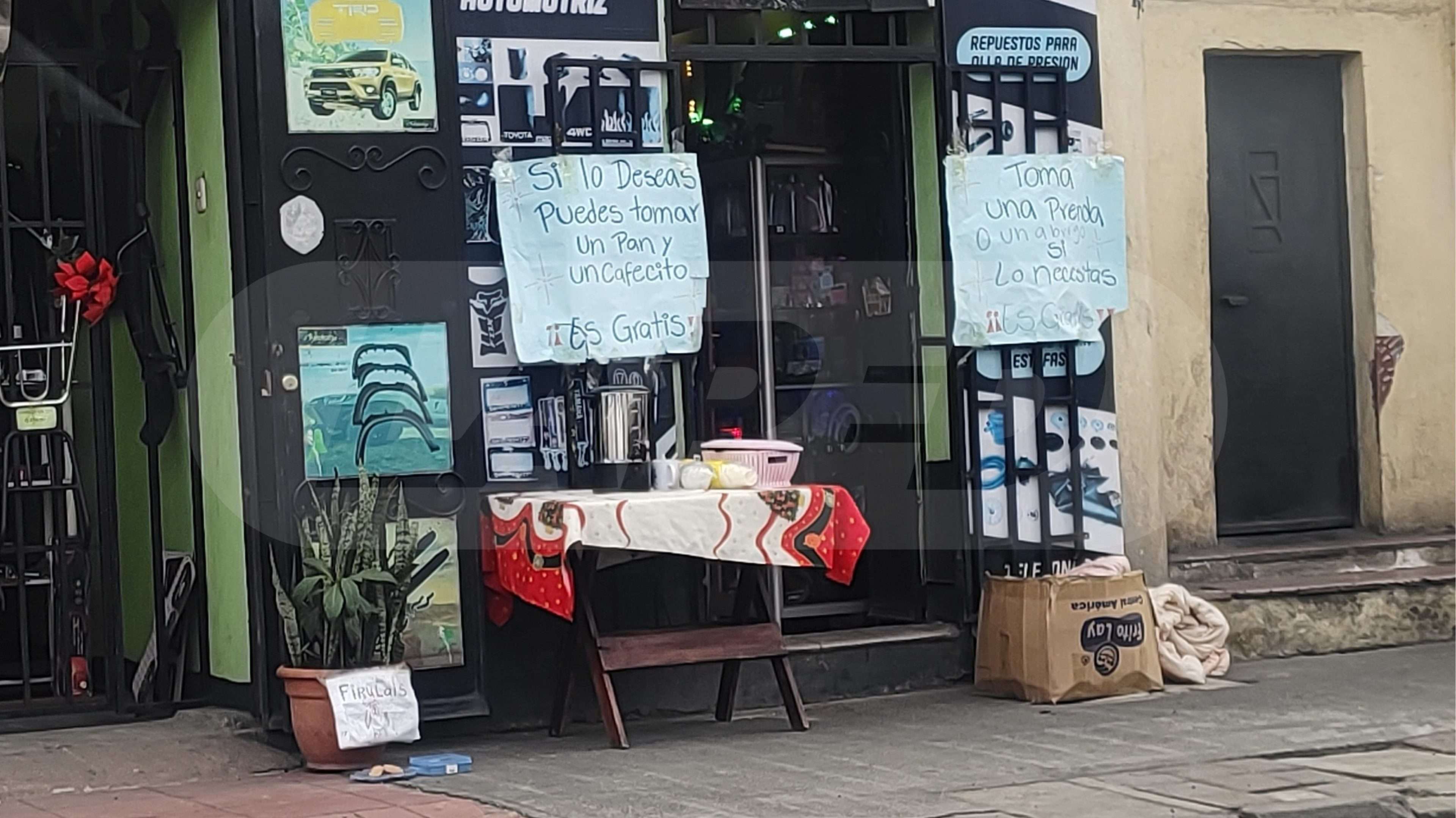 ¿Necesitas abrigo o un café? La calle Martí se convierte en punto de apoyo ante las bajas temperaturas