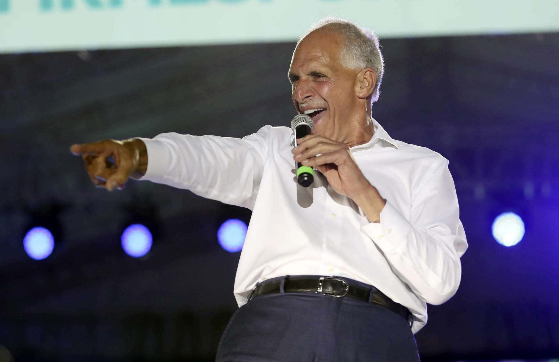 Fotografía de archivo del 23 de noviembre de 2025 del entonces candidato a la Presidencia de Honduras, Nasry Asfura, hablando durante un evento en Tegucigalpa (Honduras). Asfura, respaldado por el presidente de EE.UU., Donald Trump, afirmó estar "preparado para gobernar" Honduras luego de que el Consejo Nacional Electoral (CNE) lo declaró virtual presidente electo del país centroamericano. EFE/ Gustavo Amador / ARCHIVO