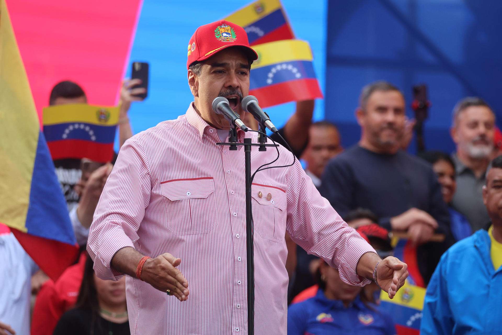 Maduro dice que en 2026 se afianzará el desarrollo militar de Venezuela ante "amenazas"