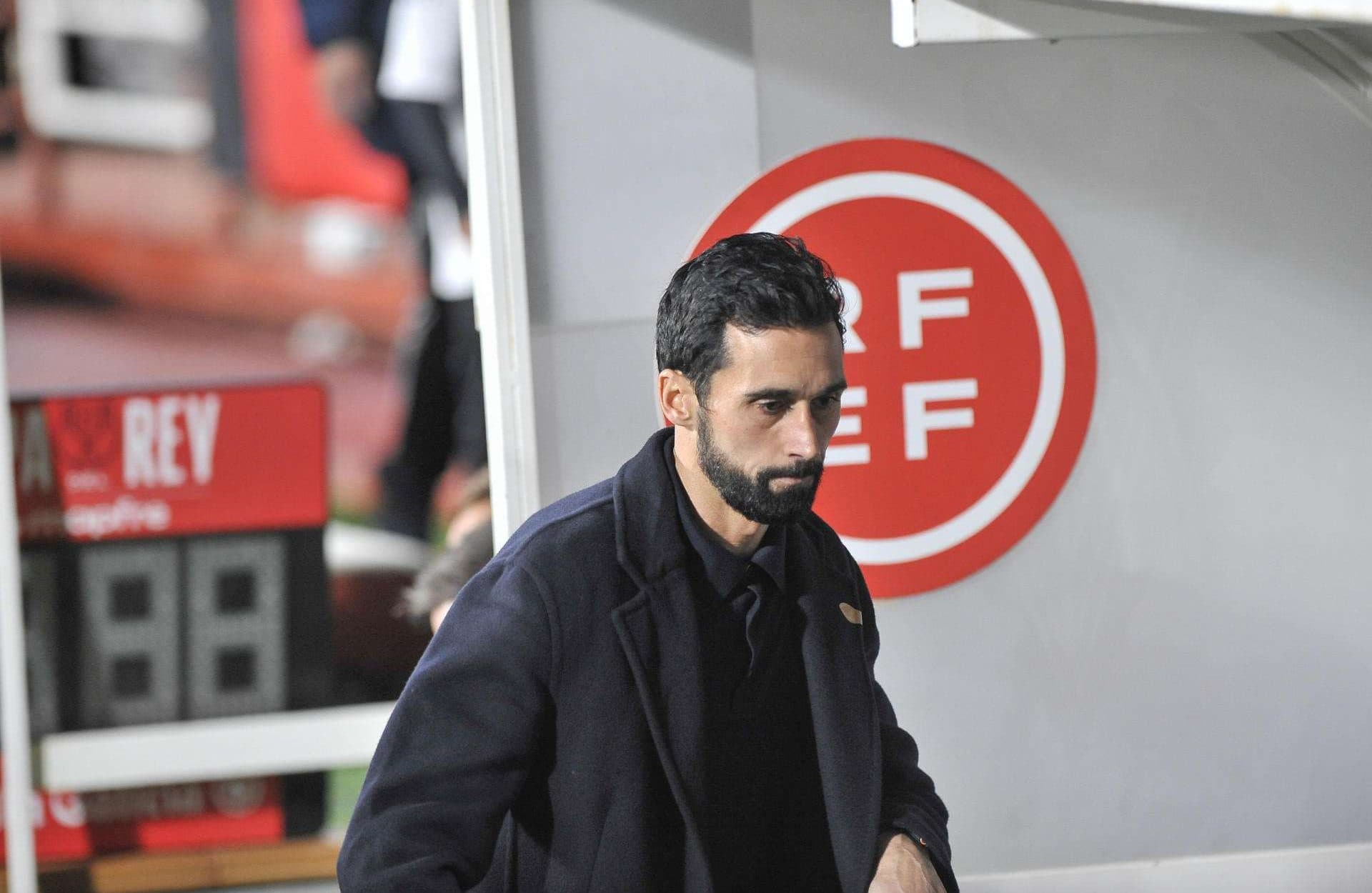El entrenador del Real Madrid Álvaro Arbeloa durante el partido de octavos de final de la Copa del Rey que Albacete Balompié y Real Madrid disputaron en el estadio Carlos Belmonte. EFE/Manu