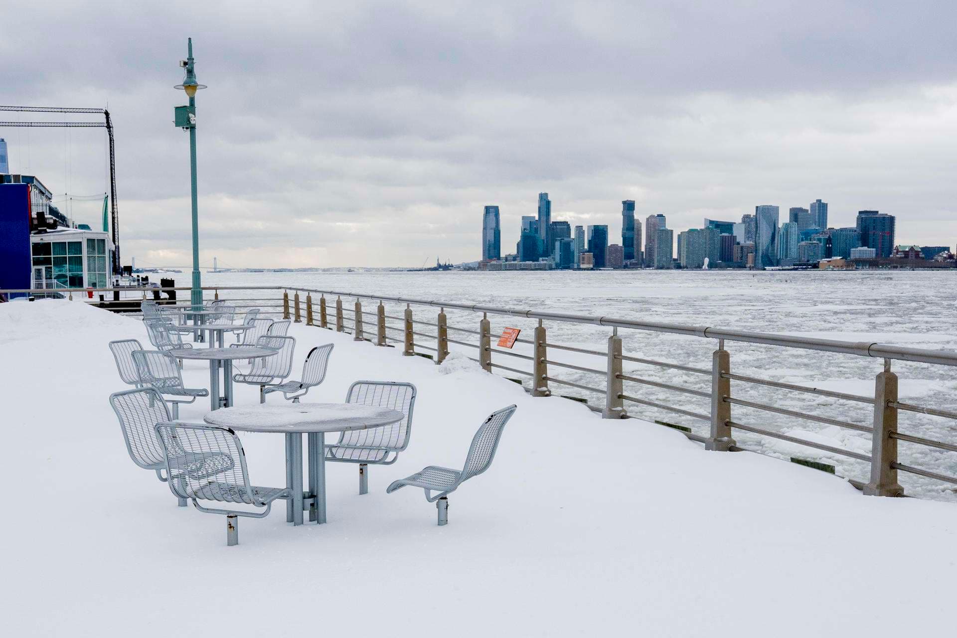Ascienden a 34 los muertos por tormenta en EEUU y 530.000 hogares siguen sin electricidad