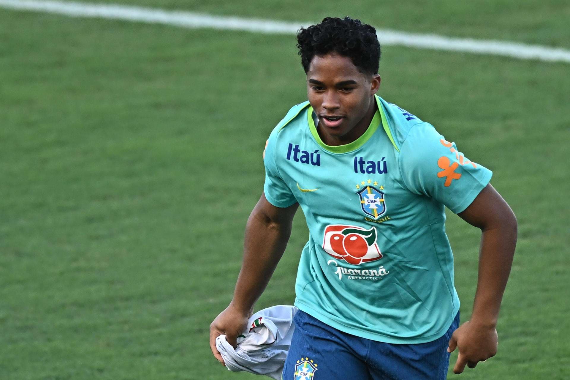 Endrick deslumbra en Francia con un ‘hat-trick’ histórico a los 19 años