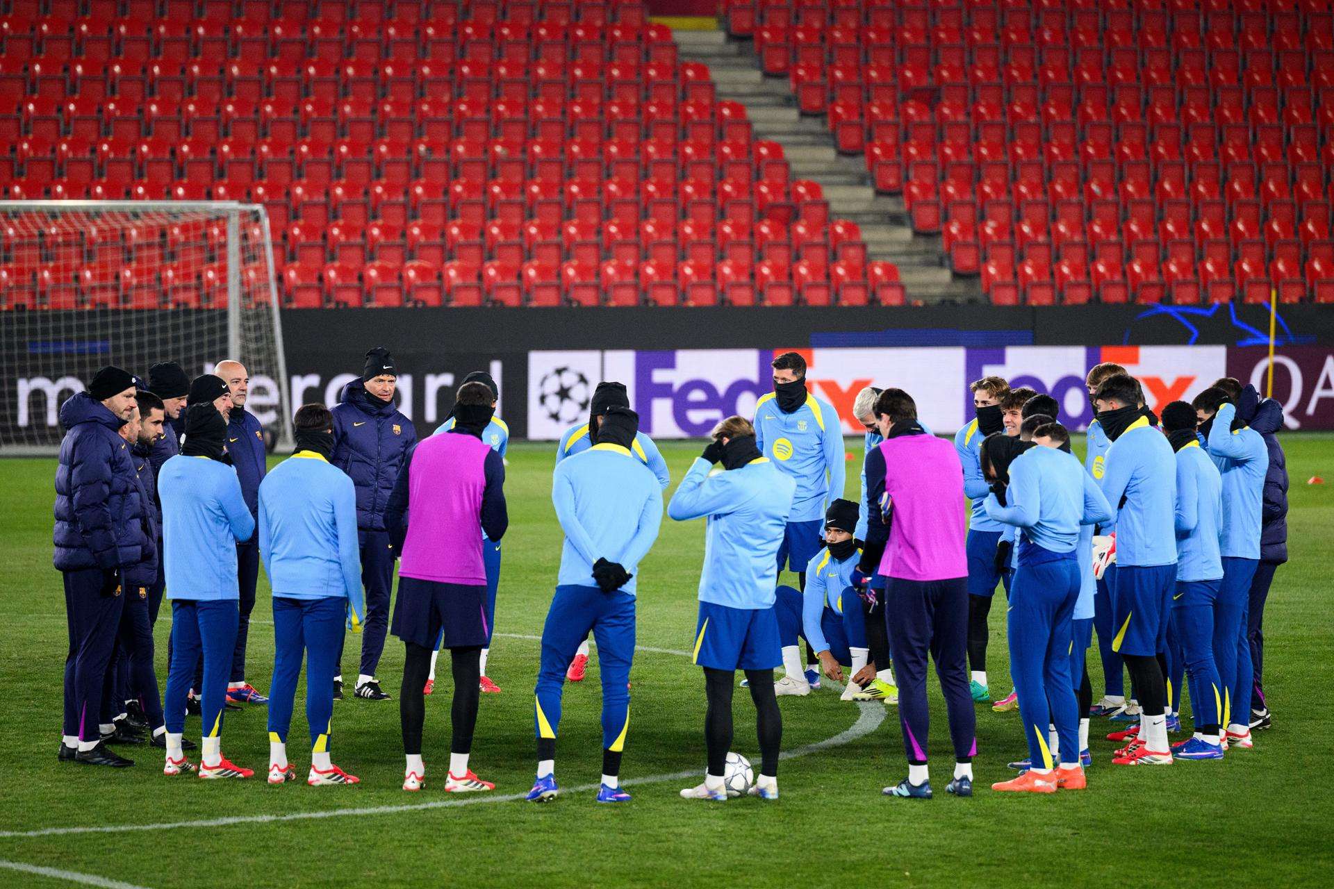 El Barça, sin Lamine Yamal y Ferran, visita Praga con los octavos de final como objetivo