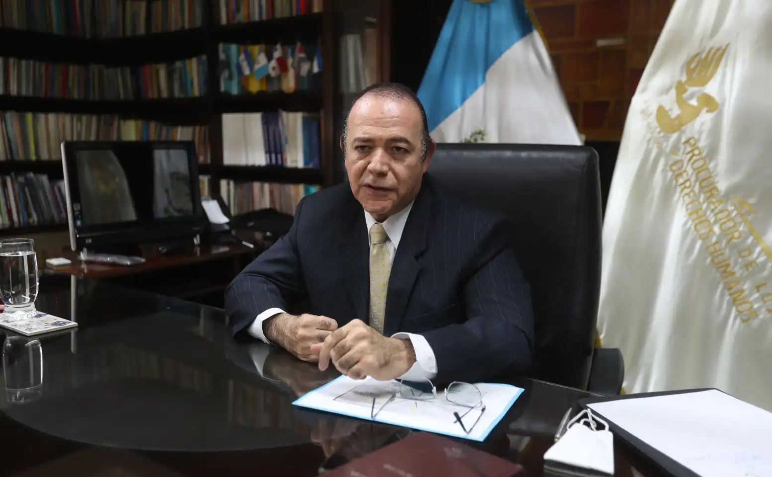 José Alejandro Córdoba formaliza su candidatura a magistrado del TSE