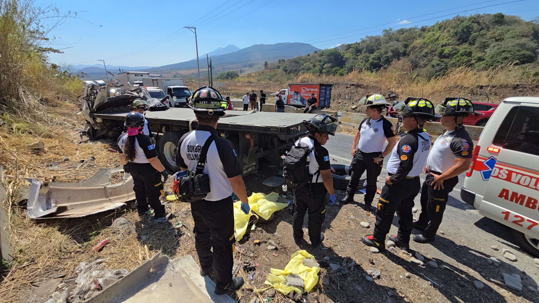 Accidente en carretera a El Salvador deja muertos y complica tránsito hacia la capital