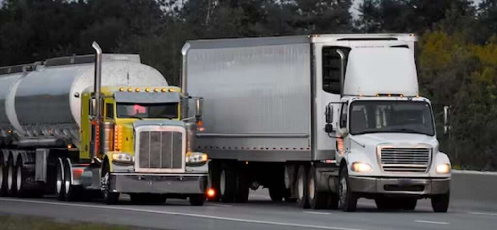 Autoridades alertan por aumento de percances tras liberar paso de transporte pesado