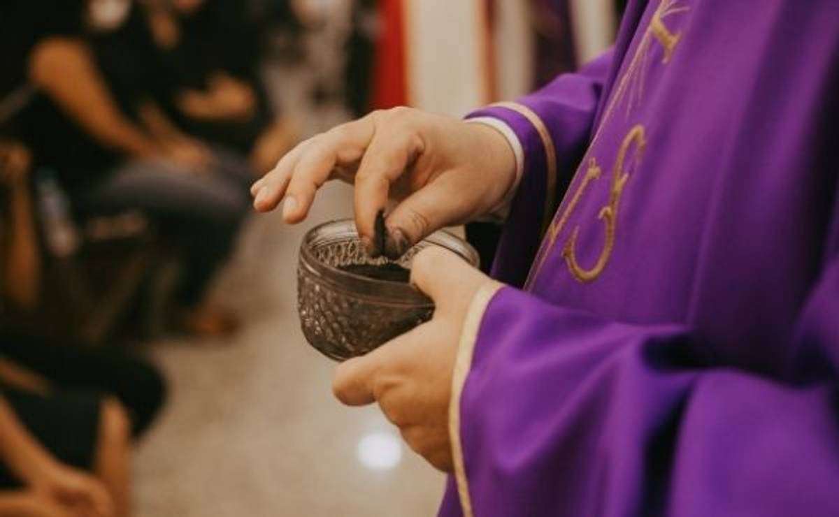 Estos son los horarios de misa para el Miércoles de Ceniza 2026