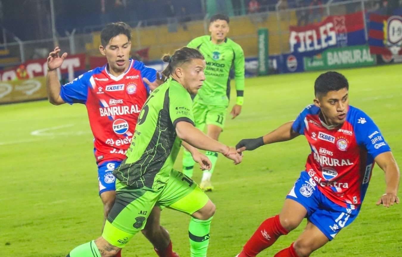 Mixco paga caro su desconcierto inicial y se complica en la tabla